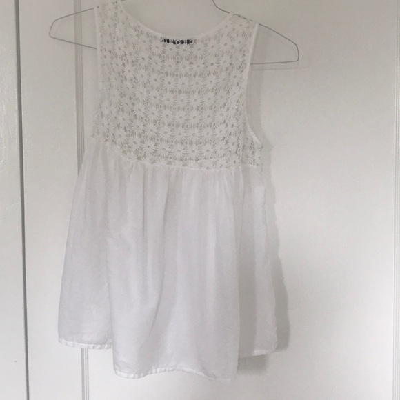 White eyelet top - Picture 2 of 4